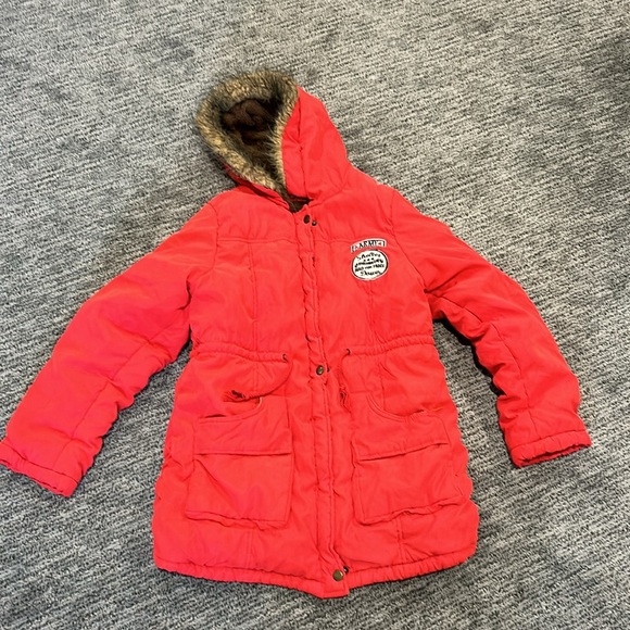 Light winter coat-fits like a Small or Medium - Picture 2 of 2